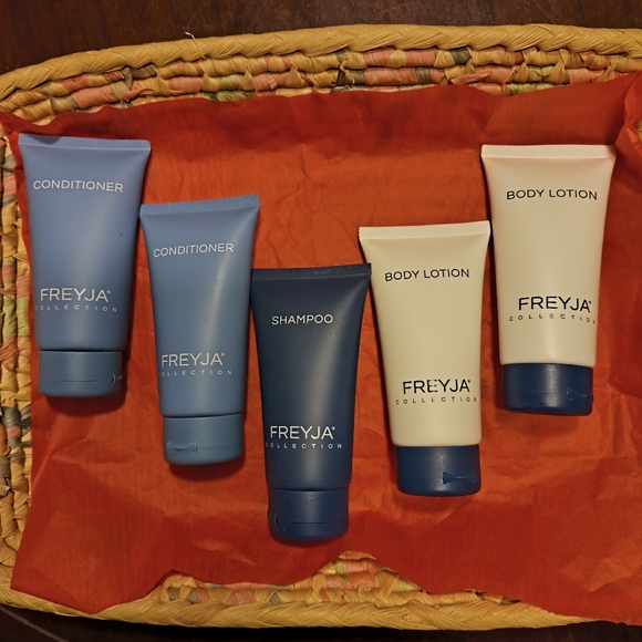 Freyja Bath Set - 5 - Picture 2 of 7